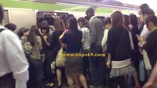 Humping Groping in tokyo subway