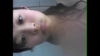 お風呂でくぱぁしてくれる女子○生