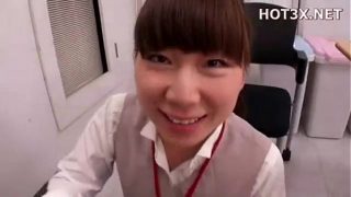 仕事中にムラムラしたので、職権使ってお茶汲み係りの新米OLにフェラ抜きさせたったww