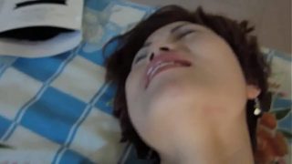 某商场买衣服认识的气质美女老板娘混熟后没多久约到家中啪啪,连干2次,操的她欲仙欲死,说：爽,好兴奋,我受不了了