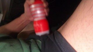 【高画質4Ｋ】ガテン系がギンギンになったチンポをテンガで激しくオナニー